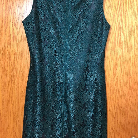Deep green dress - Picture 2 of 5